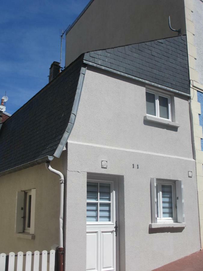 A 30 M Du Coeur De La Rue Des Bains Villa Trouville-sur-Mer Bagian luar foto